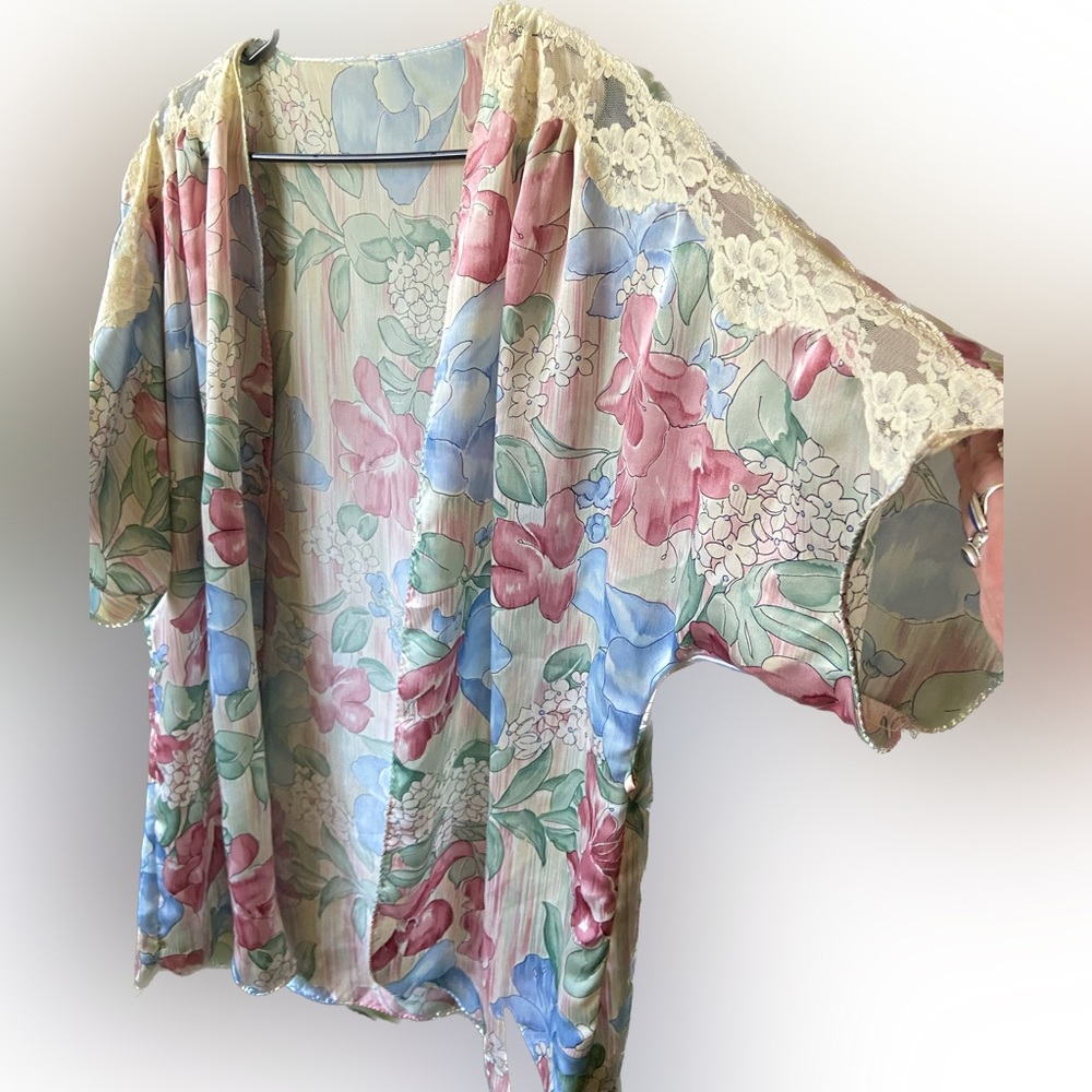Vintage 80s California Dynasty satin floral cover-up with lace